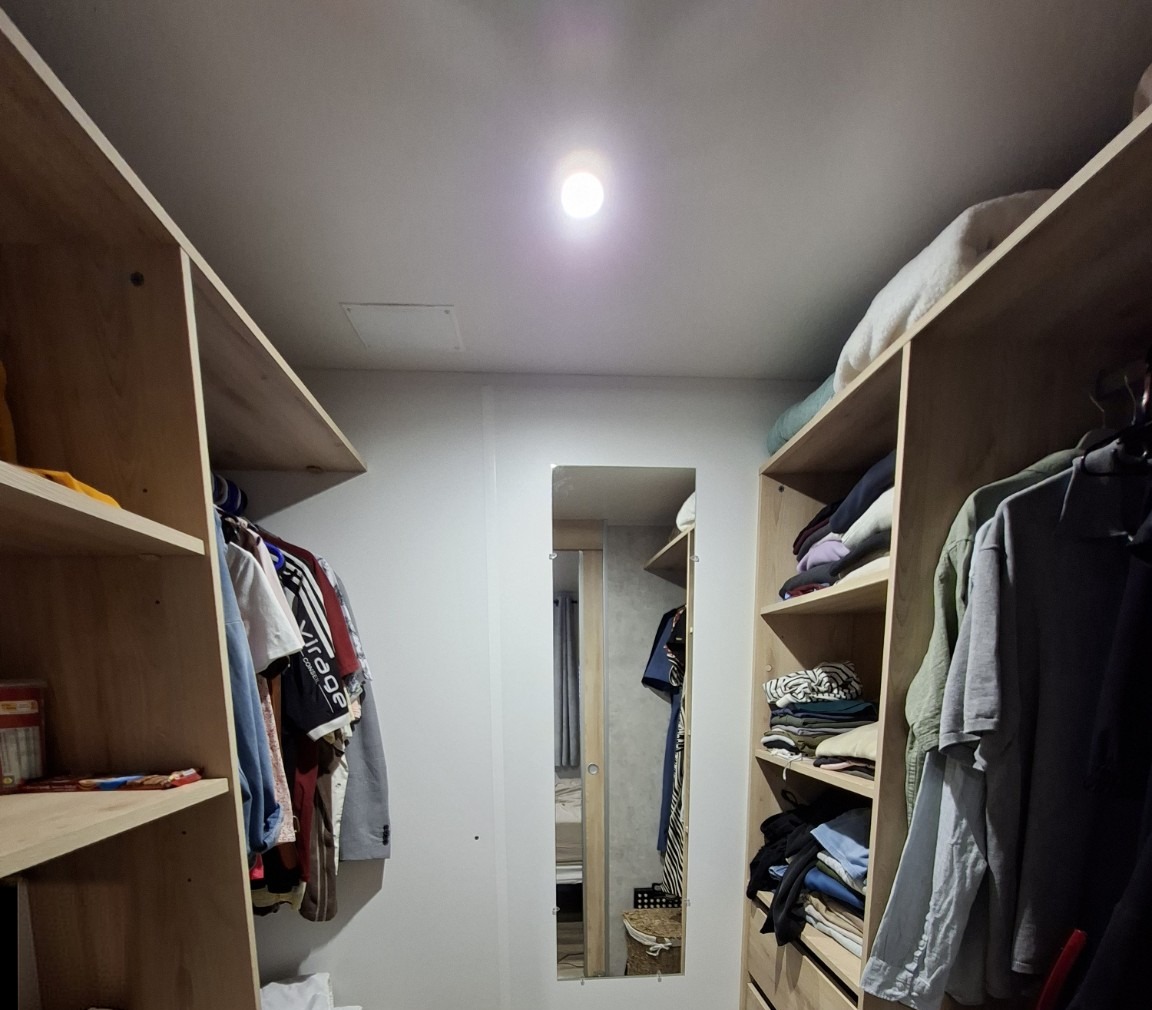 Dressing attenant à la chambre principale